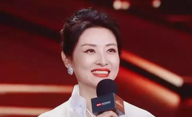 她是央视一姐,结婚12年选择离婚:婚姻给我的尽是痛苦