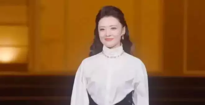 她是央视一姐,结婚12年选择离婚:婚姻给我的尽是痛苦