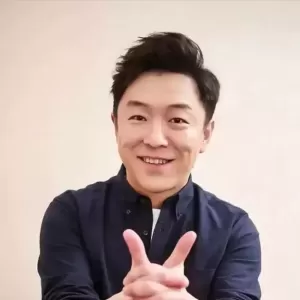 51岁百亿影帝黄渤如今的现状，给所有人提了个醒