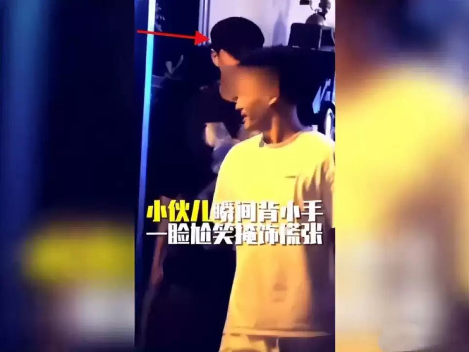 佟丽娅牵手新男友 对方高又帅还年轻 被赞比董璇眼光好太多