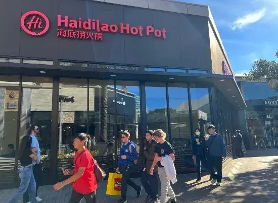 200块一碗的天价麻辣烫，让老外重新认识中餐