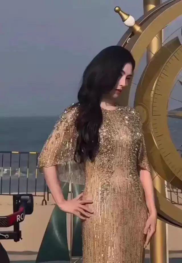 张柏芝现身河北无修图膀大腰圆，果然路人手机真实