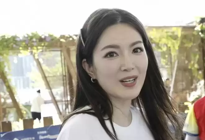 香港知名女星正式离婚，恢复单身即有追求者