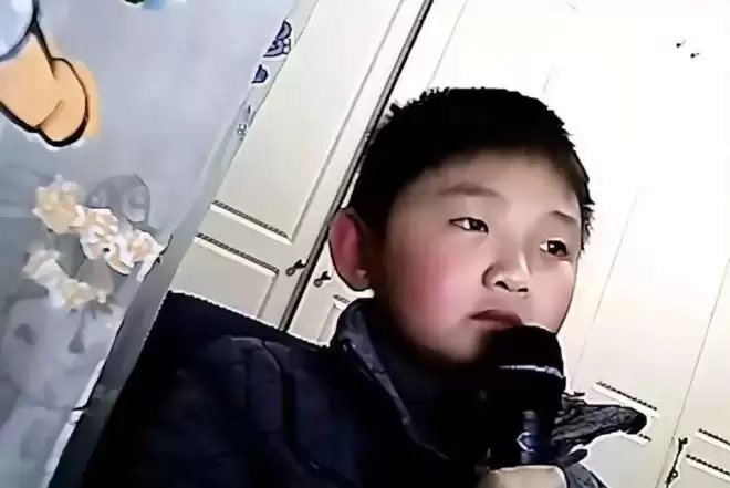 撕开32岁周深处境:那英淘汰他时那句话,如今全部应验