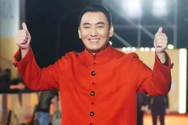 中年失婚又丧母，58岁男星投资赔了2亿欠债还不完
