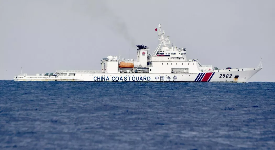 中国海警在钓鱼岛周边巡航,当局警告国民避免前往日本