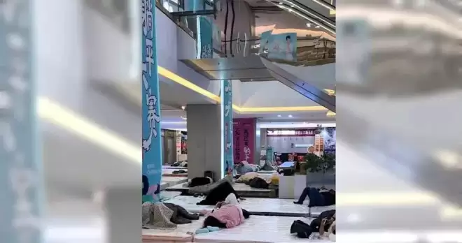 躺平大赛吸千万人观战！男包纸尿裤撑33小时半夺冠 奖金曝光
