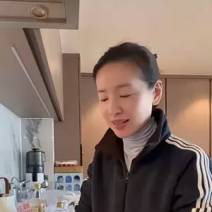 45岁董洁北京豪宅生活曝光，不请保姆不通暖气