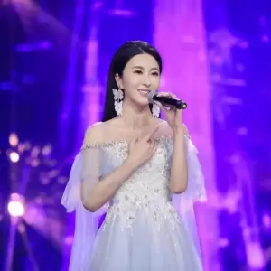 中国美女歌手牵动高官连环落马? 获封“反腐女杰”