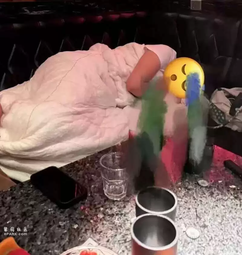 最近中国年轻人 把KTV睡成9块9大酒店