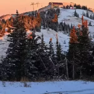 雪量不足导致卑诗一热门滑雪场延后开放