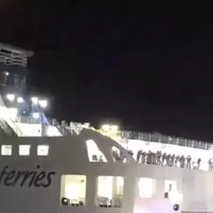 搭载267人韩国渡轮触礁搁浅 5轻伤暂无死亡通报