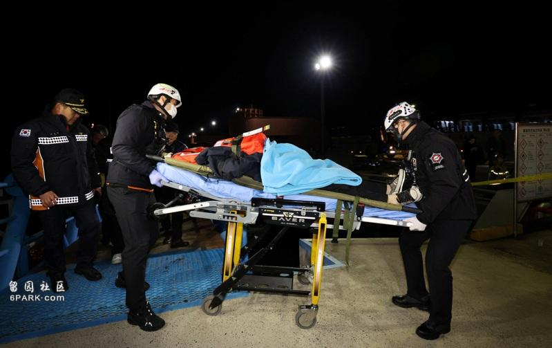 搭载267人韩国渡轮触礁搁浅 5轻伤暂无死亡通报
