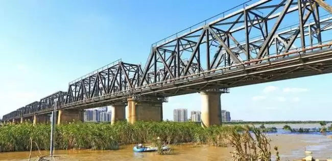 中国最尴尬的C位城市，出道即巅峰，经济吊车尾