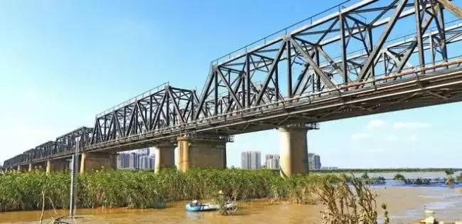 中国最尴尬的C位城市，出道即巅峰，经济吊车尾