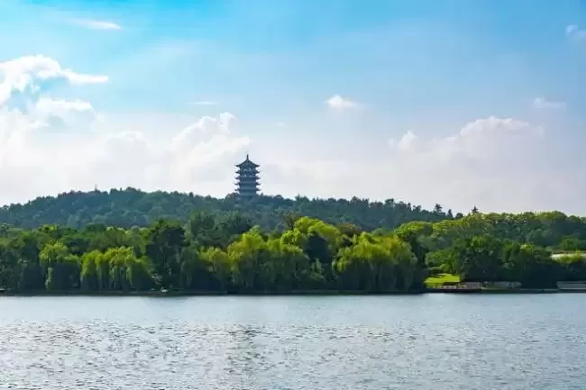 中国最尴尬的C位城市，出道即巅峰，经济吊车尾