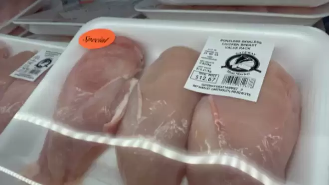 食品账单翻倍！消费者抱怨食品通胀，鸡肉、牛肉涨得不像话