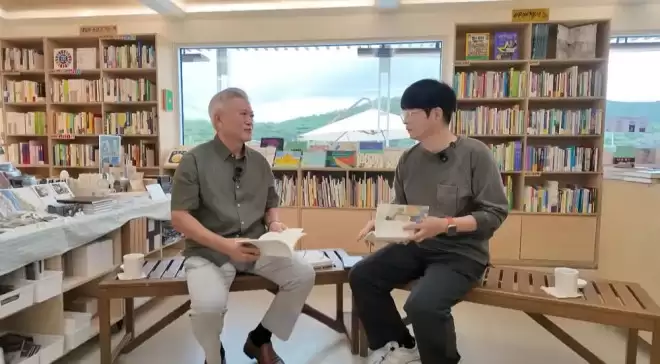 72岁前总统“再就业”，新身份让人意外...