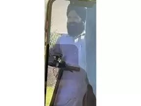 印度男子来加探亲，竟闯入高中骚扰陌生女生！被永久驱逐出境！
