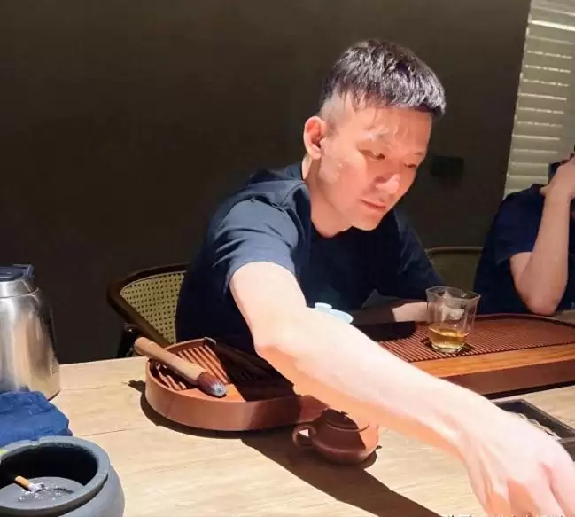 仅39岁中国富豪突然去世