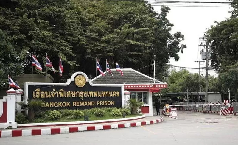 曼谷监狱成中囚犯淫乱乐园 天价聘女模入狱 满地安全套