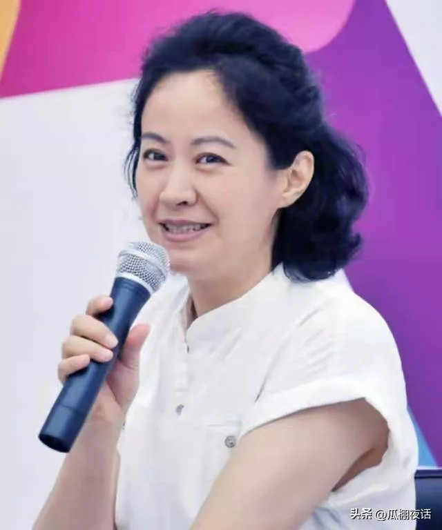 嫁大13岁名导被捧红，丈夫病逝后不愿再演戏