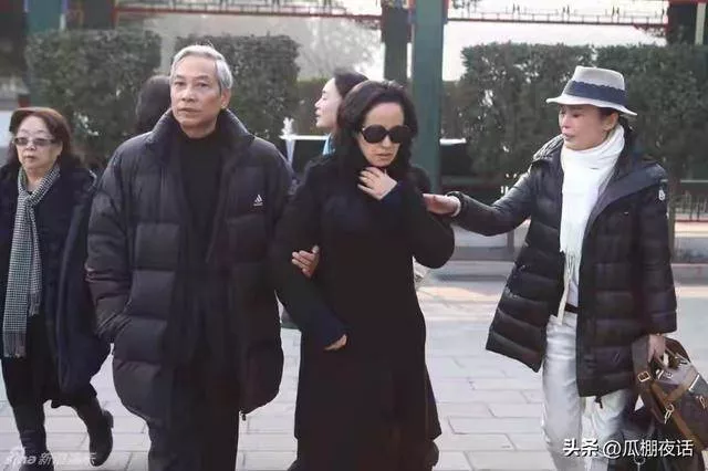 嫁大13岁名导被捧红，丈夫病逝后不愿再演戏