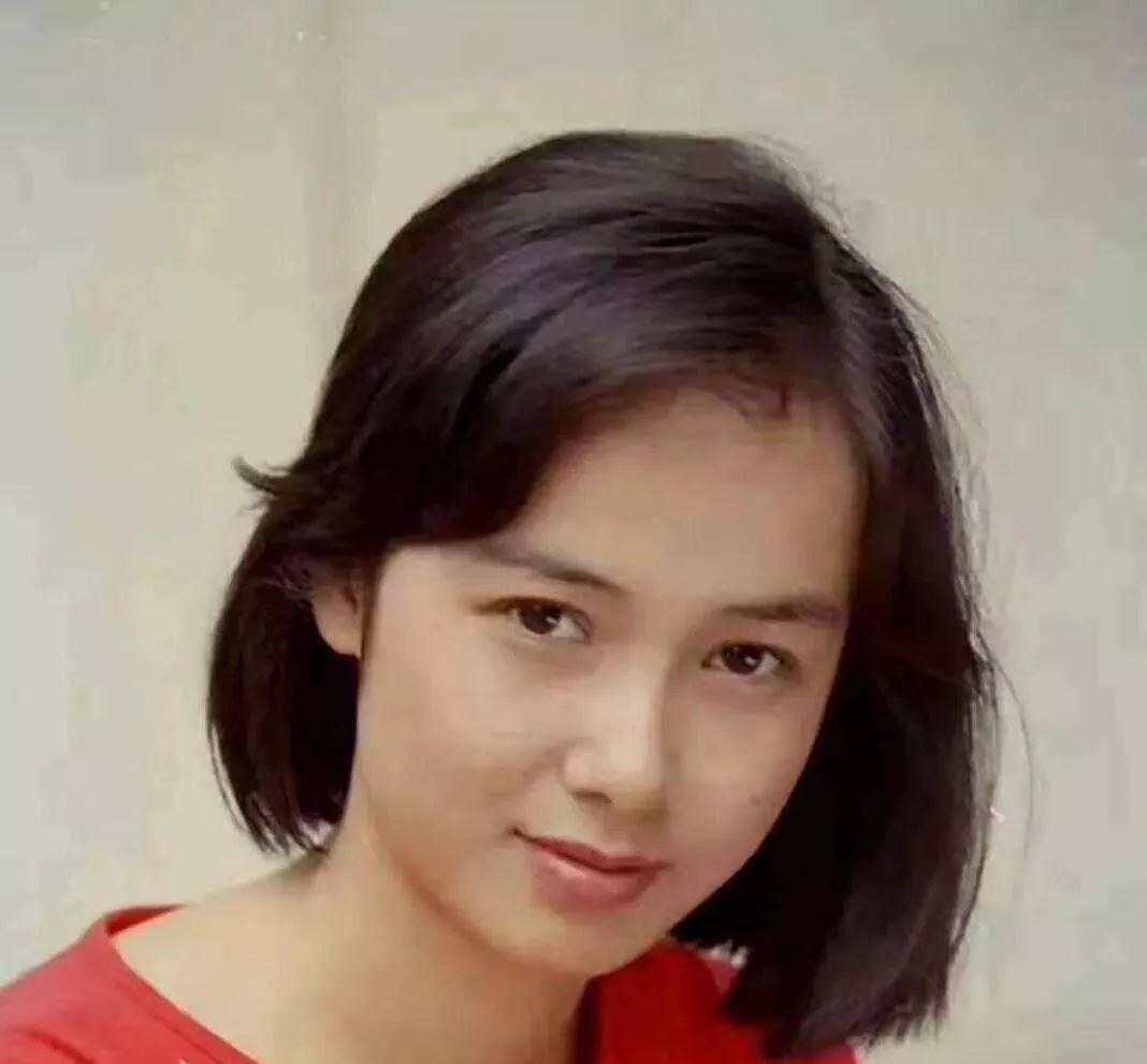蒋雯丽之母唐素琴：生三个女儿，小女儿让她操碎心
