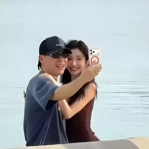 42岁胡彦斌恋情曝光！单亲母亲激动落泪