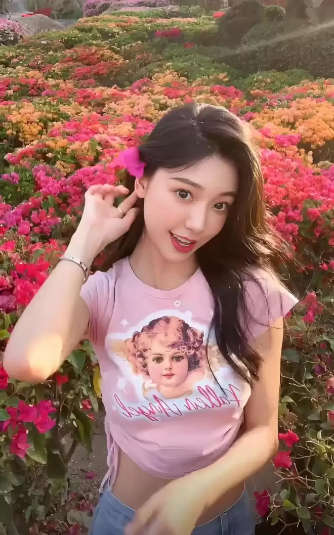 42岁胡彦斌恋情曝光！单亲母亲激动落泪