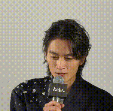 陈晓最新露面瘦脱相!脸颊凹陷显老又显疲惫