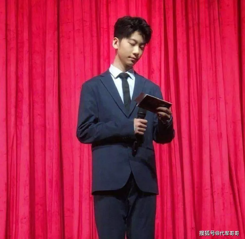 张亮18岁儿子留学出事?被曝与女同学恋爱致怀孕