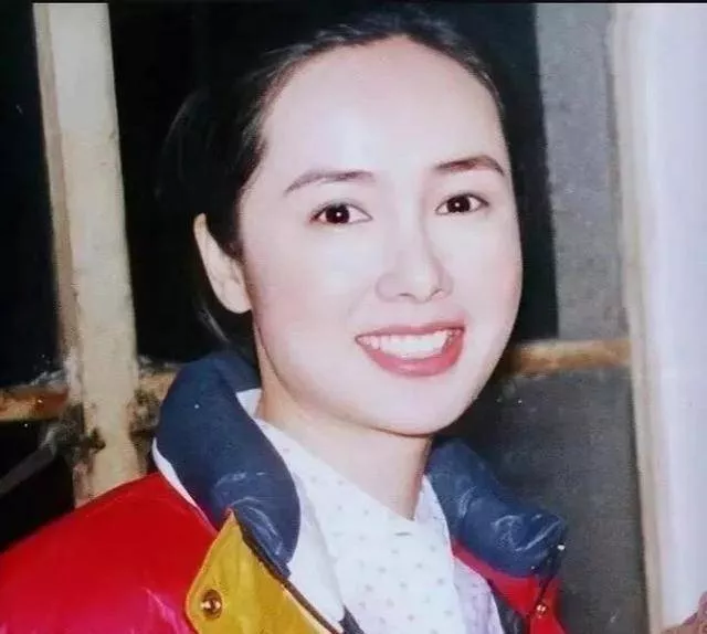 蒋雯丽之母唐素琴：生三个女儿，小女儿让她操碎心