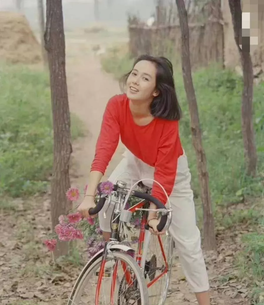 蒋雯丽之母唐素琴：生三个女儿，小女儿让她操碎心