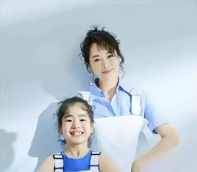她曾是体操冠军 被姜文带进娱乐圈，绯闻好多