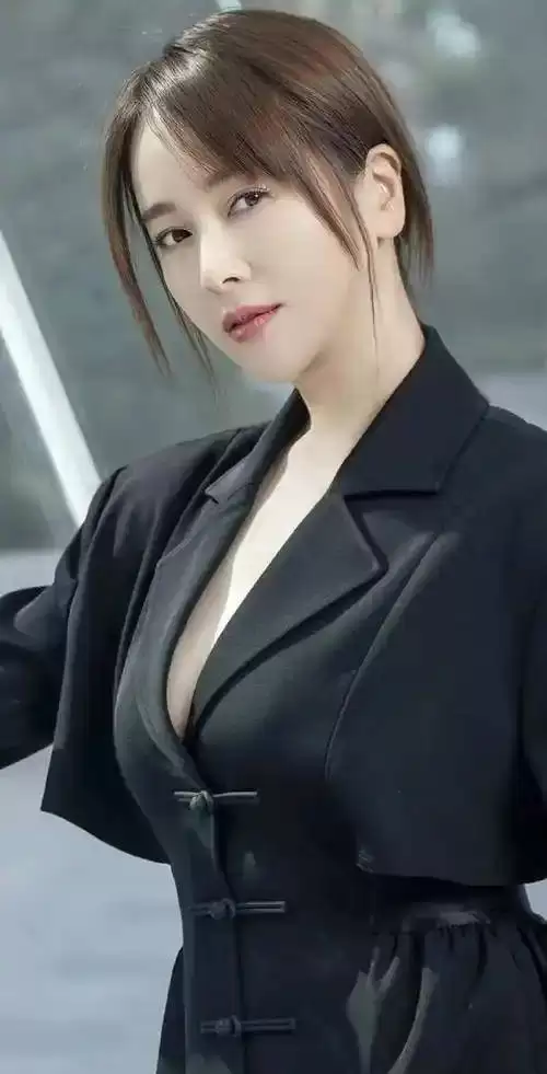 她曾是体操冠军 被姜文带进娱乐圈，绯闻好多