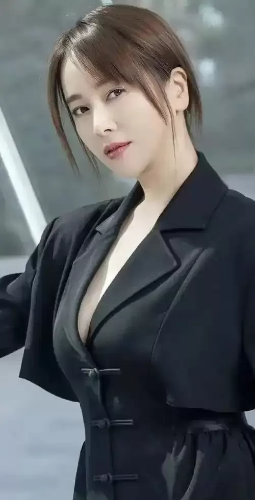 她曾是体操冠军 被姜文带进娱乐圈，绯闻好多