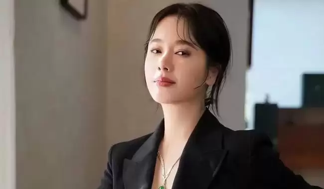 她曾是体操冠军 被姜文带进娱乐圈，绯闻好多