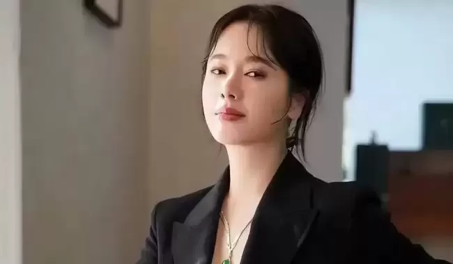 她曾是体操冠军 被姜文带进娱乐圈，绯闻好多