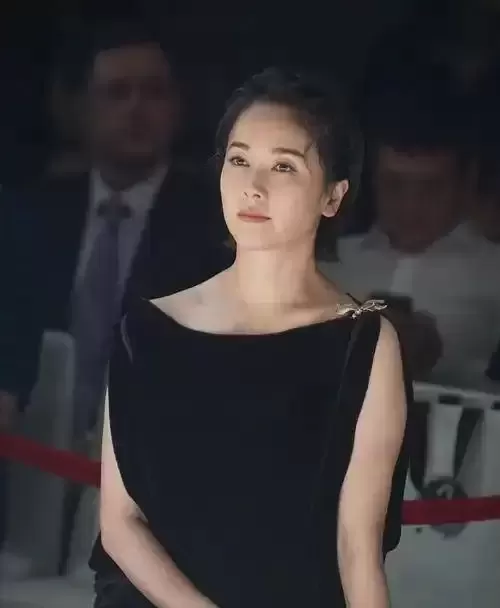她曾是体操冠军 被姜文带进娱乐圈，绯闻好多