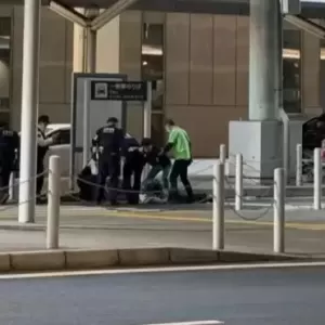 一名中国游客在日本机场坠楼身亡.....