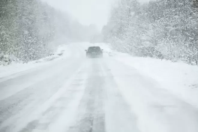 红色警报! 安省遭遇60cm暴风雪! 强风+雪飑刮向GTA, 风寒-10℃!