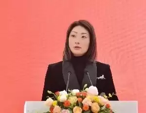 宗馥莉卸任娃哈哈集团董事长 31岁许思敏接任