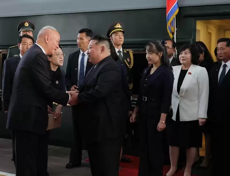 陪父访中闯祸被“冷处理”？金正恩爱女破纪录神隐84天 外界揣测四起