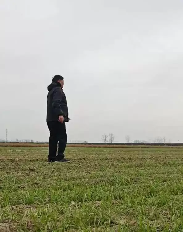 大衣哥:主业一直是种地副业是唱歌,对未来只想...