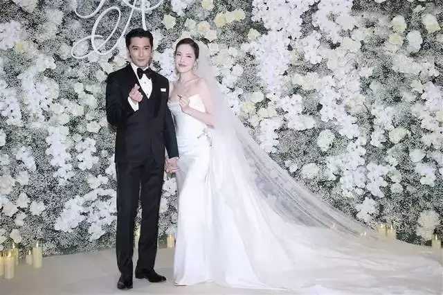 邱泽许玮甯婚礼现场曝光！嘉宾超430人，婚戒细节全曝光好有意义