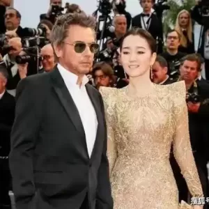 59岁巩俐近况惹人心酸，一头白发尽显老态