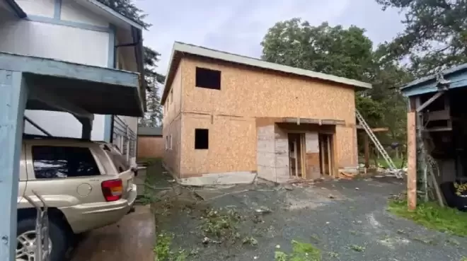 弄巧成拙！大温屋主获批后院建谷仓 却建5房公寓