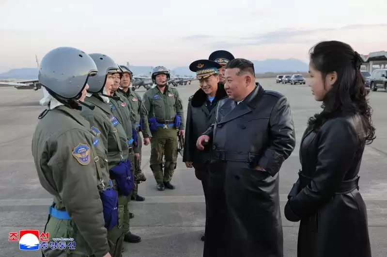 金正恩携女出席北韩空军80周年 强调空力吓阻核战