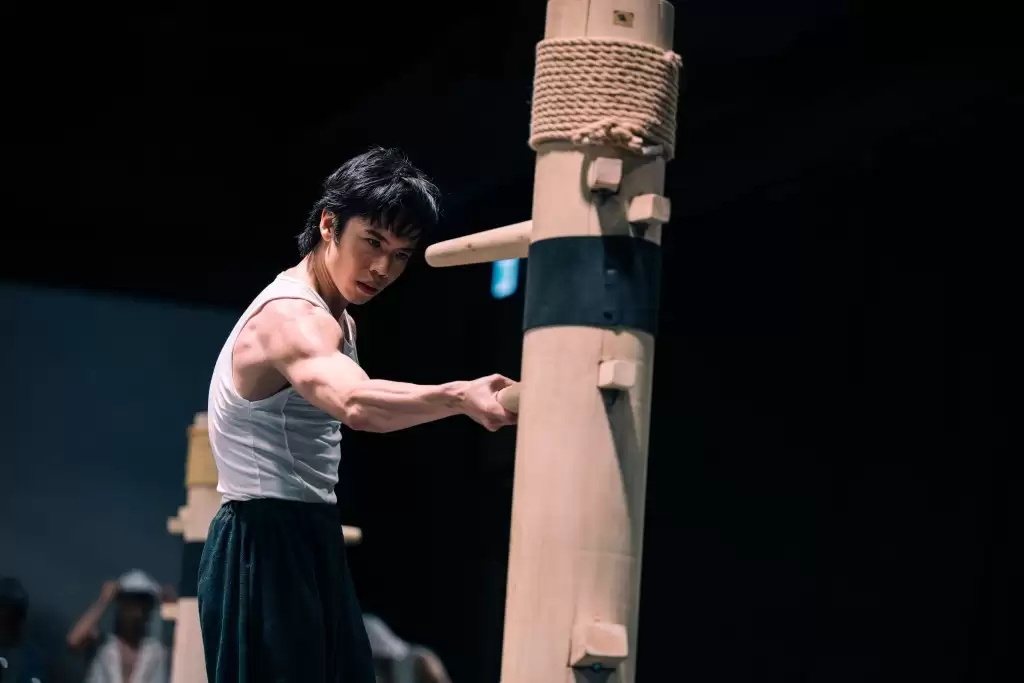 李香凝靠亡父名言治愈丧兄之痛  来港庆祝李小龙85岁诞辰︰感觉爸爸从未离开｜名人杂志
